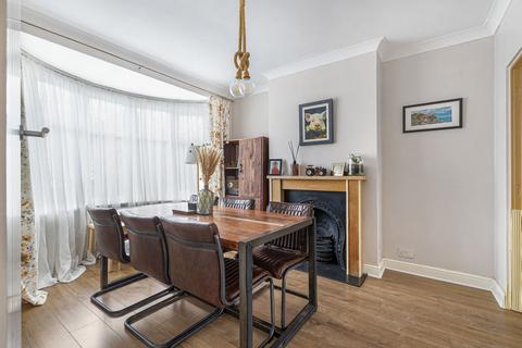 4 bedroom semi-detached house for sale, Carisbrooke Avenue, Bexley