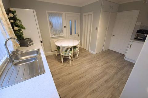 3 bedroom semi-detached house for sale, Parkstone Mount, Leeds