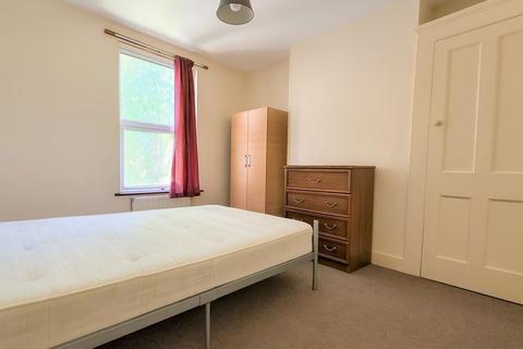 undefined, 2 bedroom flat - Wood Green N22 5NA