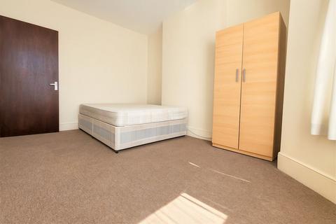 undefined, 2 bedroom flat - Wood Green N22 5NA