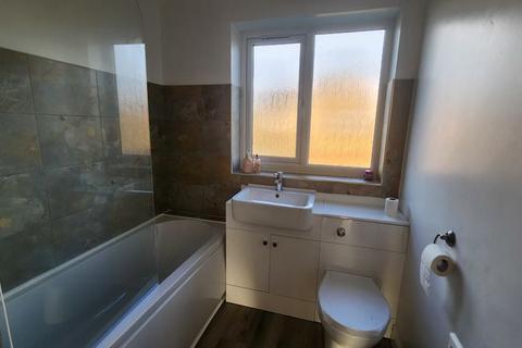3 bedroom semi-detached house to rent, Leafe Close, Nottingham