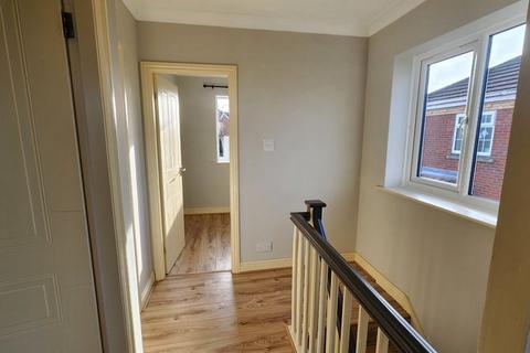 3 bedroom semi-detached house to rent, Leafe Close, Nottingham