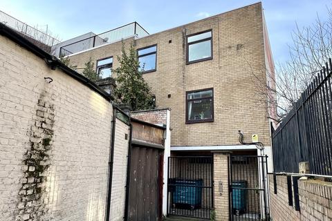 undefined, Laugan Walk