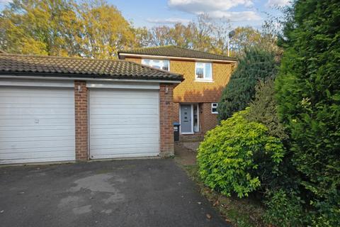 undefined, Lashmere, Copthorne, RH10