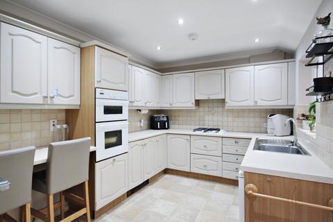undefined, Lashmere, Copthorne, RH10