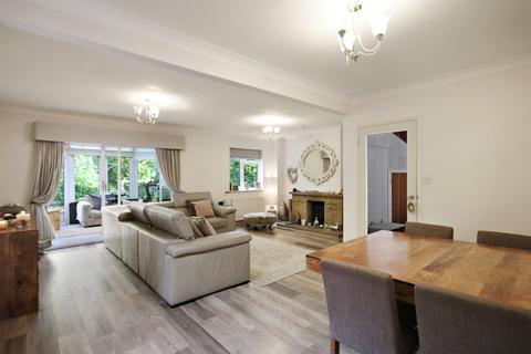 undefined, Lashmere, Copthorne, RH10