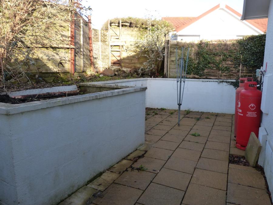 Side Courtyard