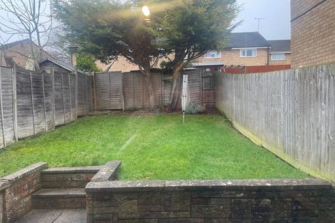 3 bedroom semi-detached house to rent, Cartwright Crescent Brackley