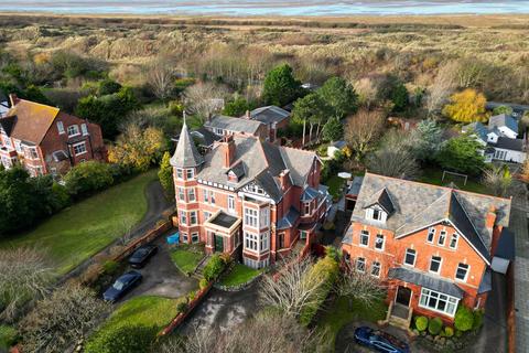 4 bedroom property to rent, Golf Open 2026 - Westbourne Road, Birkdale - -5 min walk to Golf Open