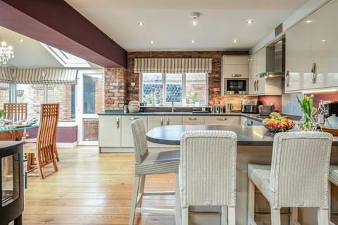 4 bedroom property to rent, Golf Open 2026 - Westbourne Road, Birkdale - -5 min walk to Golf Open