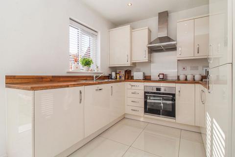 2 bedroom semi-detached house to rent, Milton Crescent, Bedford MK43