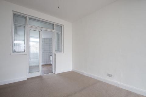 undefined, Lyndon Avenue, Sidcup DA15