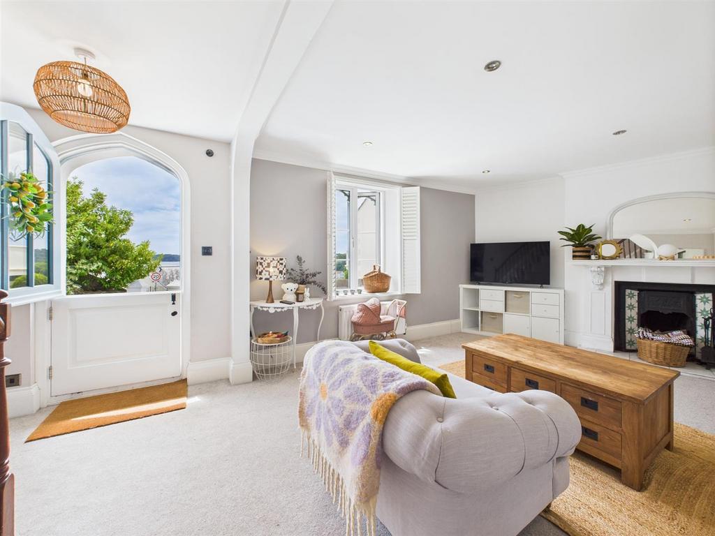 CAM04099 G0-PR0137-STILL013.jpg