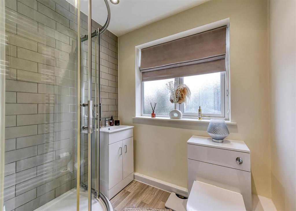 23 Glendale Close-shower room.jpg