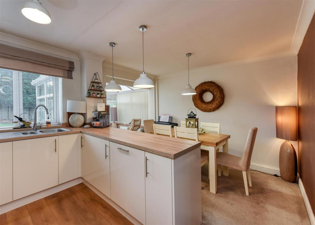 23 Glendale Close-kitchen1.jpg
