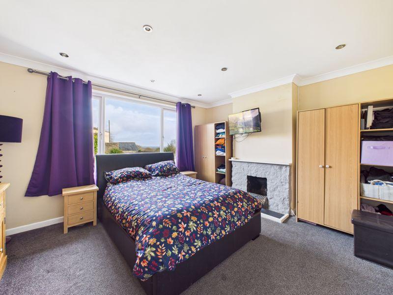 Bedroom one/lounge