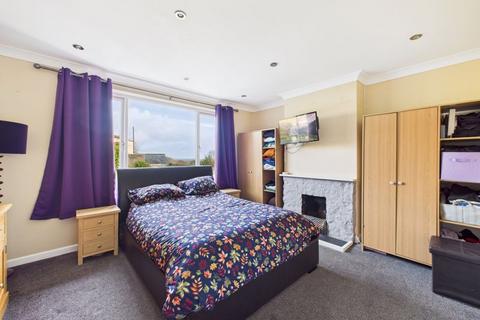3 bedroom bungalow for sale, Higher Pennance, Lanner - Versatile non-estate bungalow set back from passing traffic