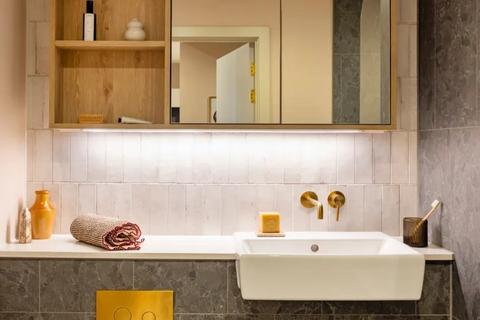 undefined, Caversham Road