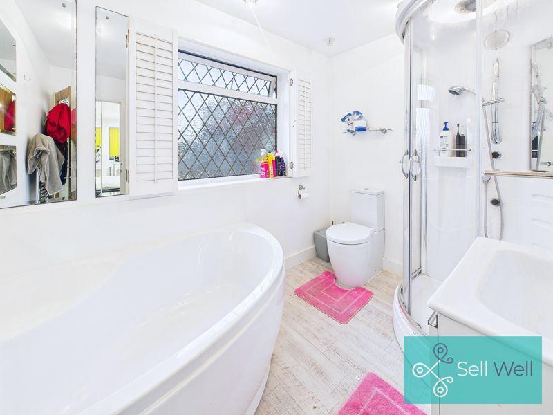 Master En-Suite