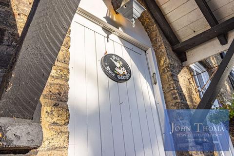 2 bedroom terraced house for sale, Doves Cottages, Chigwell IG7