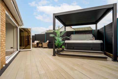 undefined, California Crescent, California, NR29