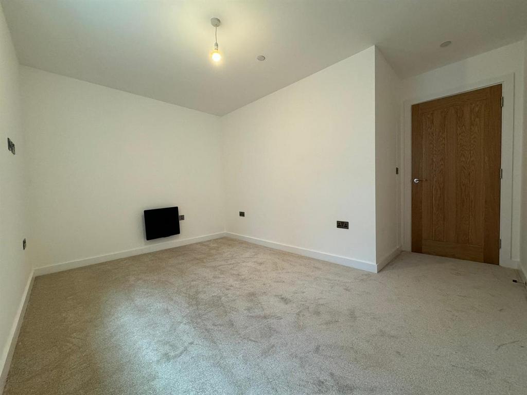 Bedroom pic 2.jpeg