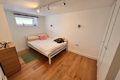 undefined, Pembroke Road, London N10