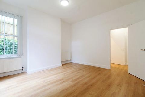 undefined, Private Road, Mapperley, Nottingham, NG3 5FQ