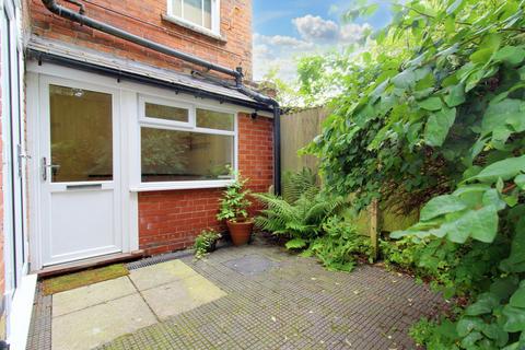 1 bedroom apartment to rent, Private Road, Mapperley, Nottingham, NG3 5FQ