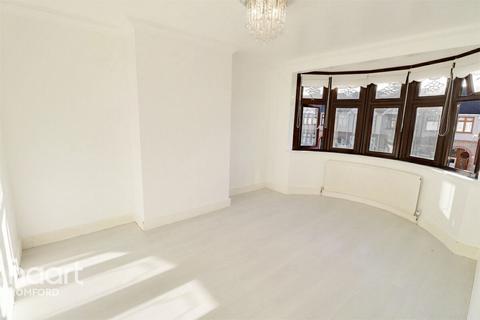 3 bedroom terraced house to rent, Fourth Avenue, ROMFORD