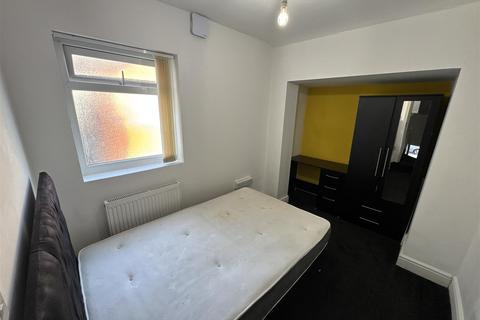 1 bedroom in a house share to rent, Cambria Street, Liverpool L6