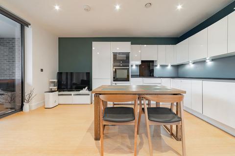 2 bedroom apartment for sale, Hansel Rd - Large Balcony