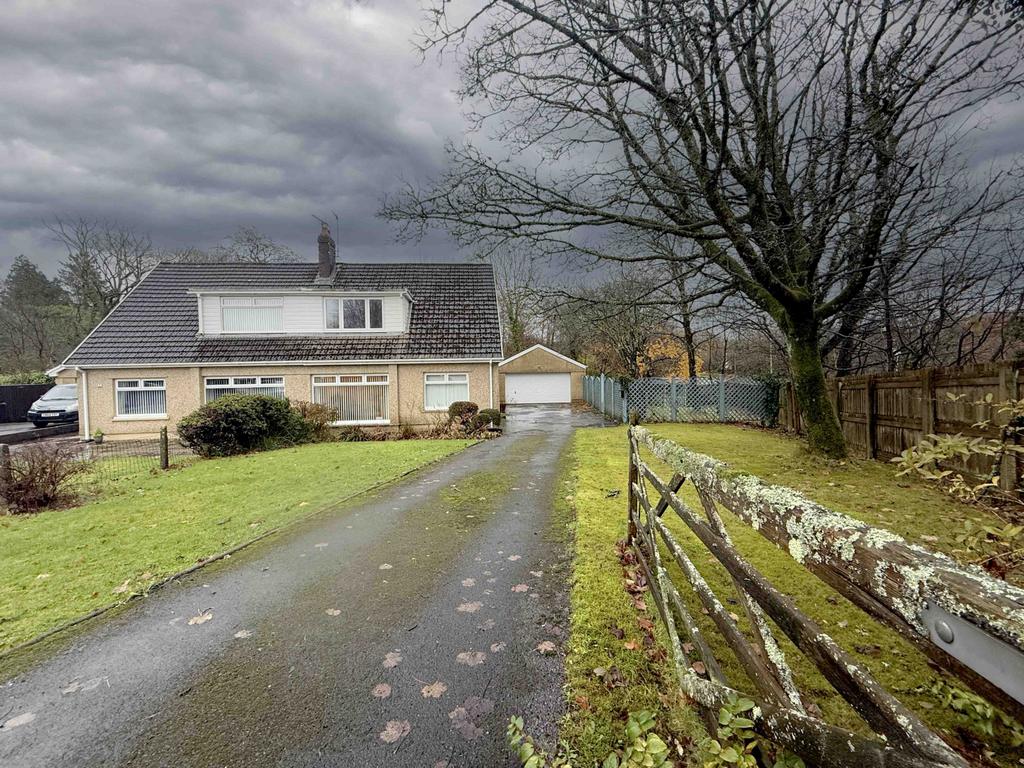 3 bed semi-detached house for sale Woodfield Aven