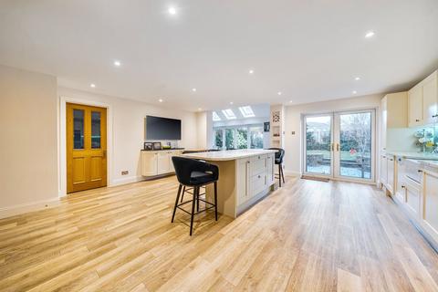 5 bedroom detached house for sale, Warbleton Road, Basingstoke RG24