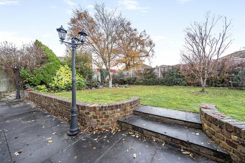 5 bedroom detached house for sale, Warbleton Road, Basingstoke RG24