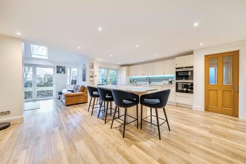 5 bedroom detached house for sale, Warbleton Road, Basingstoke RG24