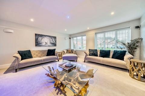 5 bedroom detached house for sale, Warbleton Road, Basingstoke RG24