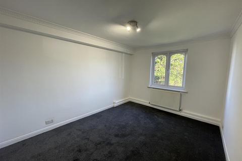 undefined, Western Road, Sutton SM1