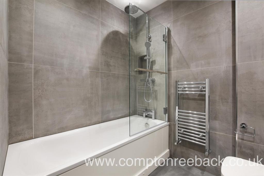 Elgin Ave - Bathroom 2 -Original (1).jpg