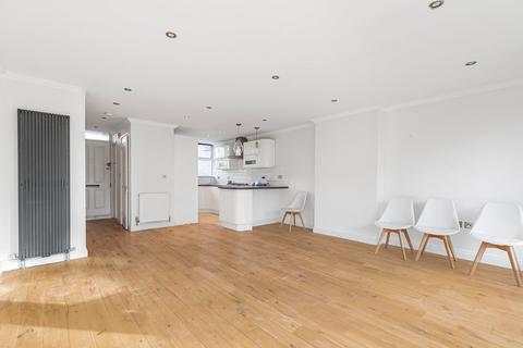 4 bedroom maisonette to rent, Bolingbroke Walk, London, SW11