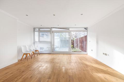 4 bedroom maisonette to rent, Bolingbroke Walk, London, SW11