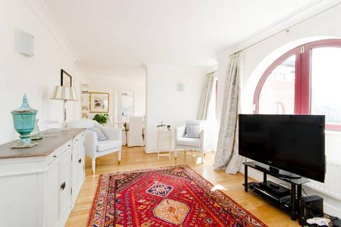 2 bedroom apartment to rent, William Morris Way, SW6