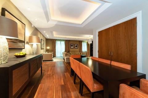 3 bedroom apartment to rent, Lancelot Place, SW7