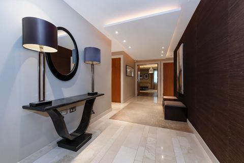 3 bedroom apartment to rent, Lancelot Place, SW7