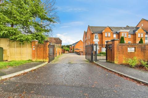 undefined, Comptons Lane, Horsham RH13