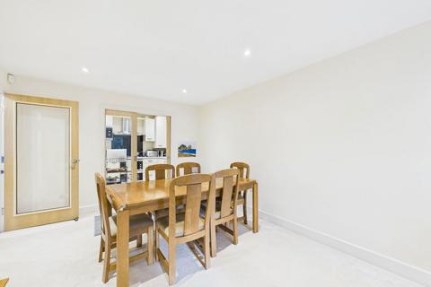 undefined, Comptons Lane, Horsham RH13