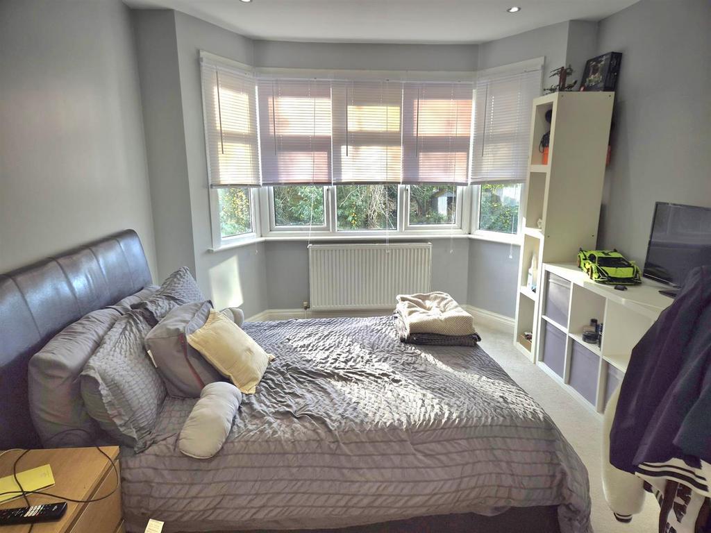 Bedroom..jpg
