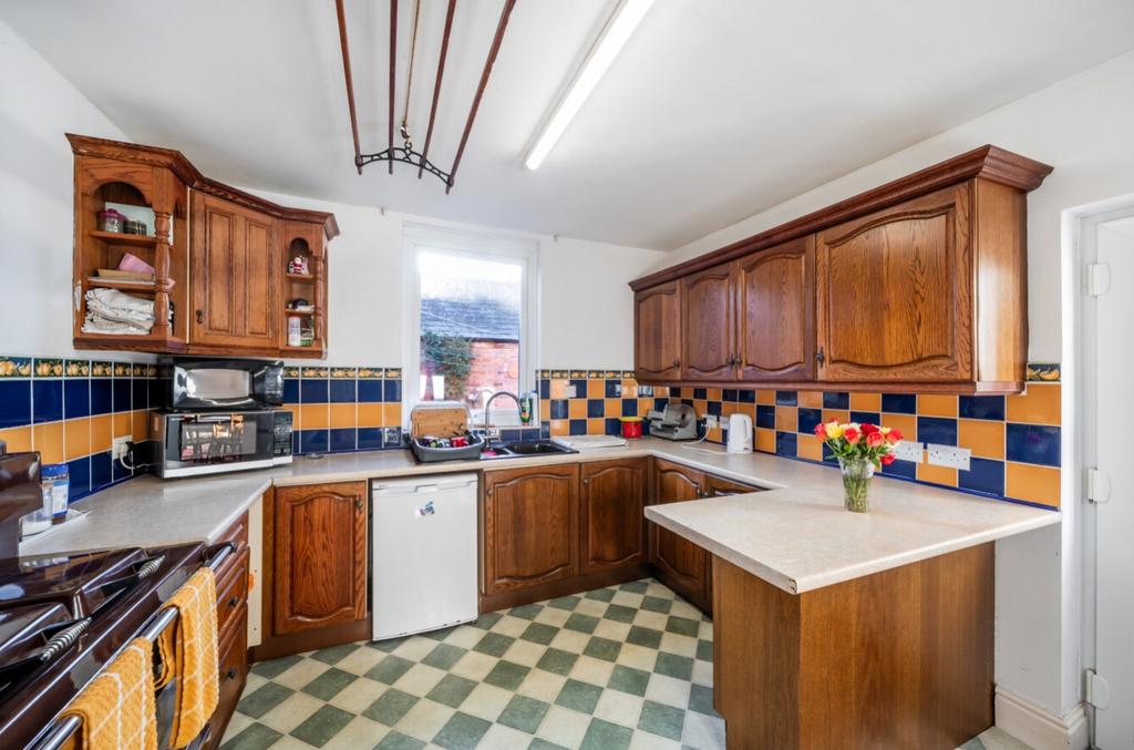 1388620-6-693966b00c96e