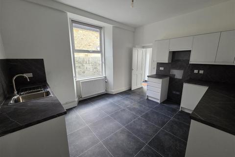 5 bedroom end of terrace house to rent, Truro