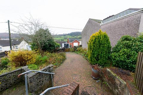 3 bedroom semi-detached house for sale, Llwynon, Gelli Crescent, Risca, Newport. NP11